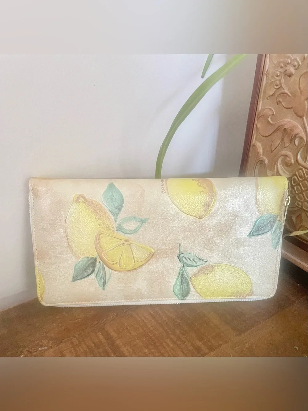 NWOT-Brahmin Desert Amalfi Skyler Zip Around Travel Wallet Wristlet Citrus Embos